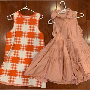 2 Adorable sleeveless dresses
Grey Lab & En Saison Size Medium